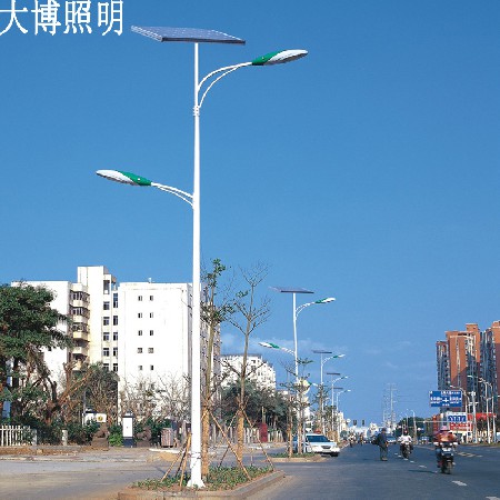 双臂太阳能路灯户外亮化工程高光效主干道光伏LED路灯厂家批发